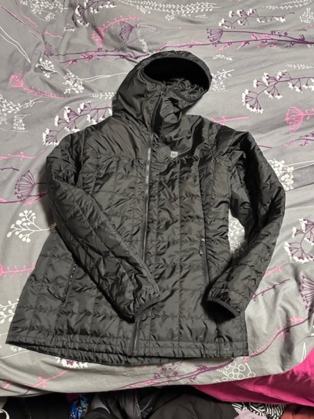 MEC Womens Size Medium Puffy jacket